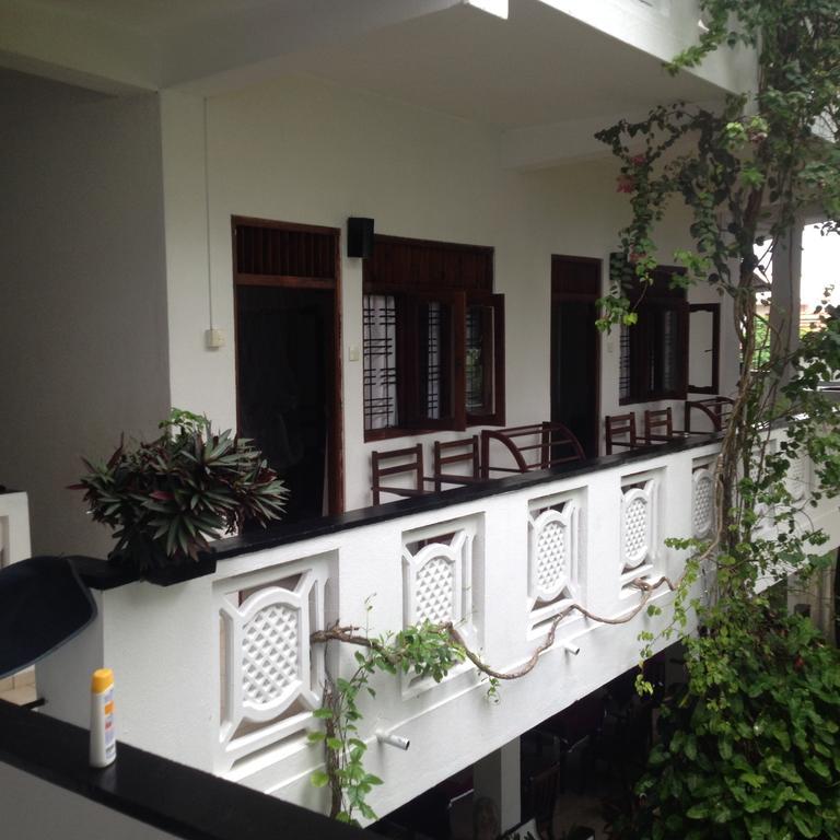 Unawatuna Beach Bungalow - Exterior photo