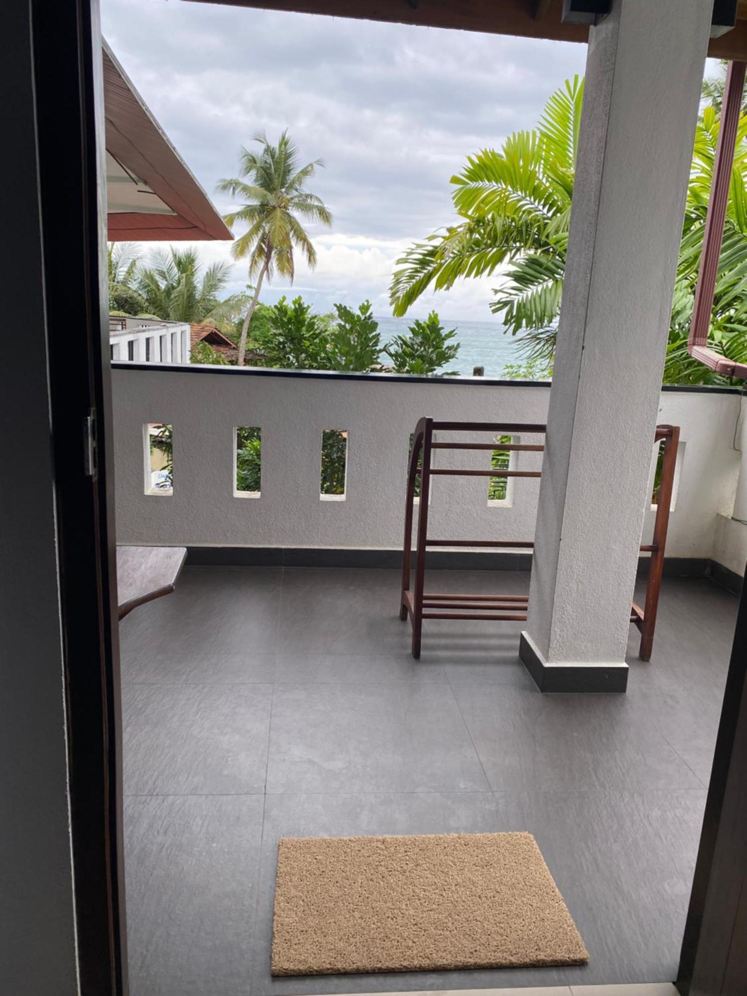 Unawatuna Beach Bungalow - Exterior photo
