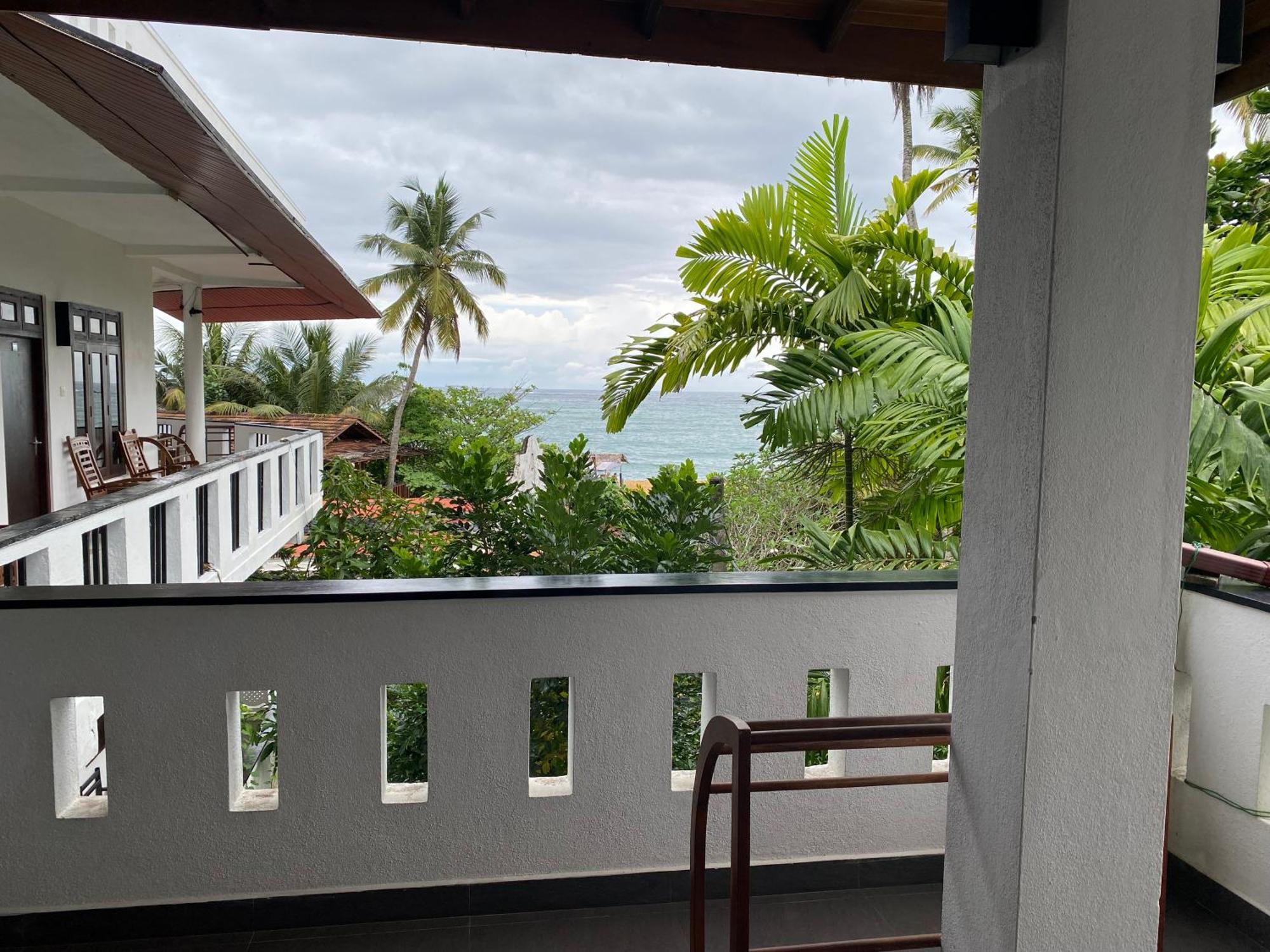 Unawatuna Beach Bungalow - Exterior photo