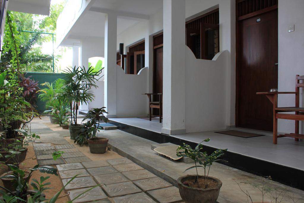 Unawatuna Beach Bungalow - Exterior photo