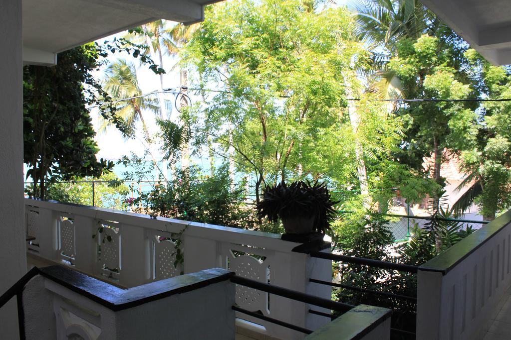 Unawatuna Beach Bungalow - Exterior photo
